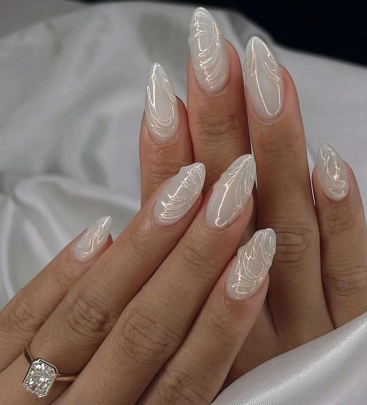 17 Silver Wedding Guest Nail Ideas You'll Love